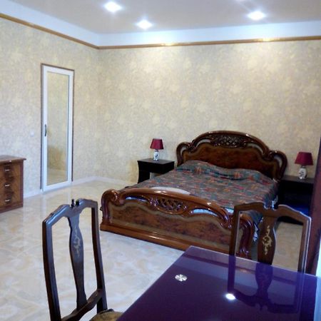 Аппартаменты С Балконом Apartment Odessa Exterior photo